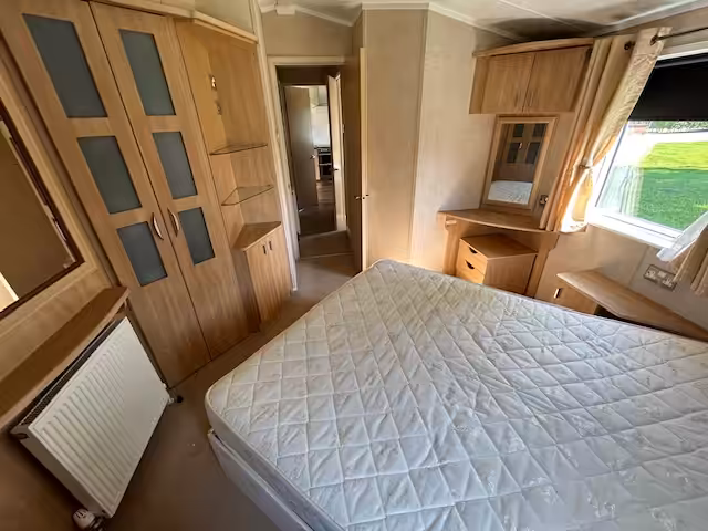 Willerby Vogue 42x13ft 2 bed DG & CH with bath
