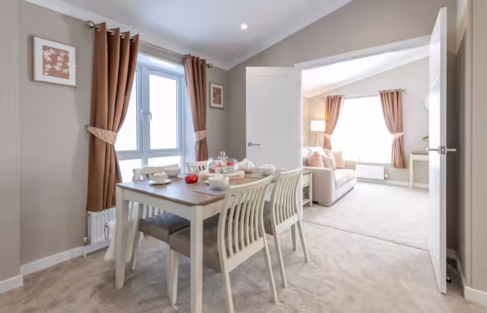Omar-Image-Lounge-Diner-700×450