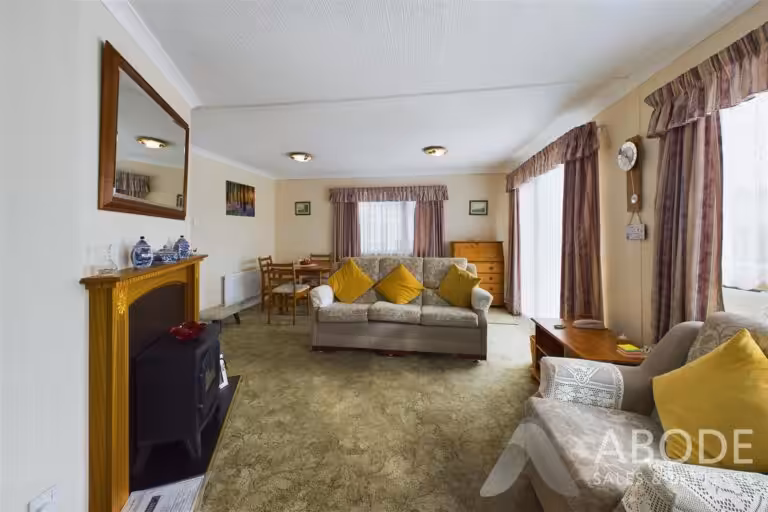 27 Riverside Park, Burton-On-Trent