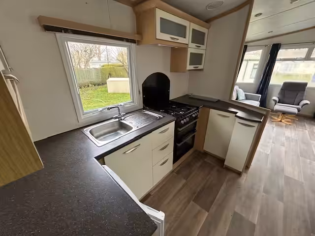 Carnaby Melrose 37ft x 12ft 2010 Nettleton 308
