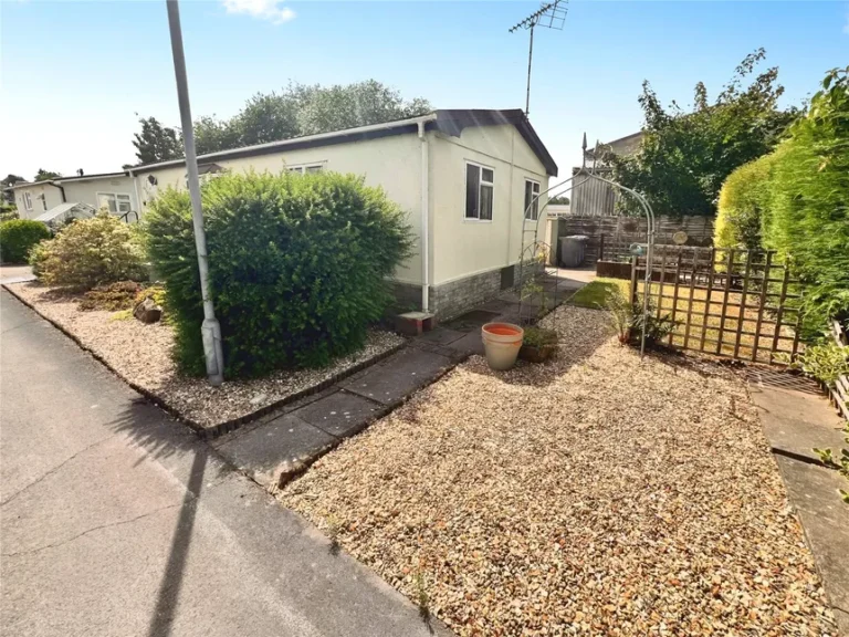 ** SOLD SUBJECT TO CONTRACT** No 9 Riverside Belmont Wharfdale 1974 40ft x 20ft