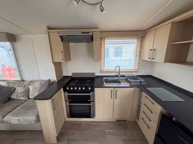 Swift Bordeaux 32ft x 12ft 2010