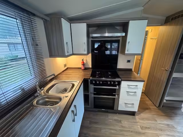 Swift Moselle 35ft x 12ft 2014