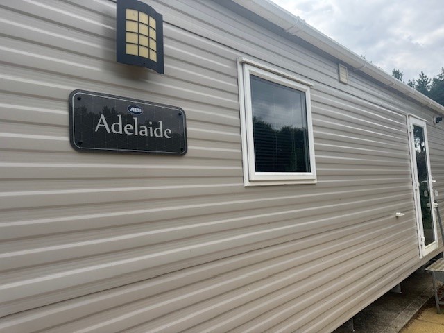 Abi Adelaid 1