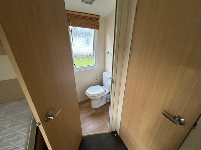 En Suite 1