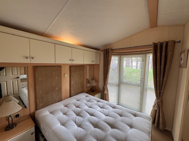 WILLERBY ASPEN 4