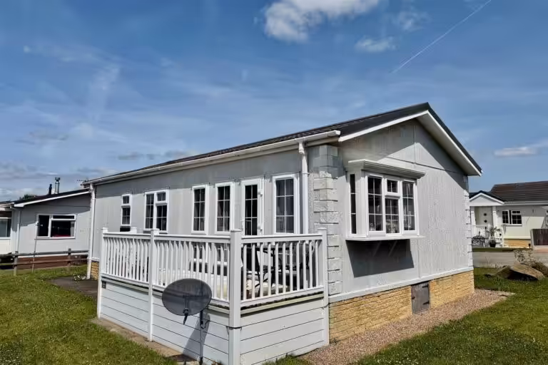 ** SOLD SUBJECT TO CONTRACT** 93 Riverside Omar Regency 2 bedroom (river view)