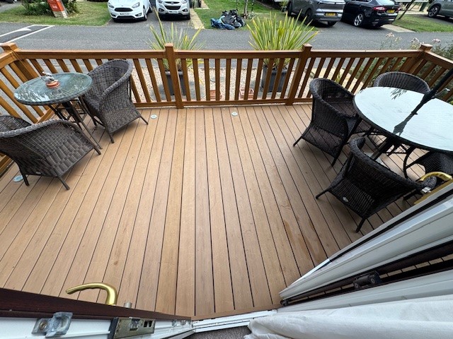 Front Veranda Table And Chairs
