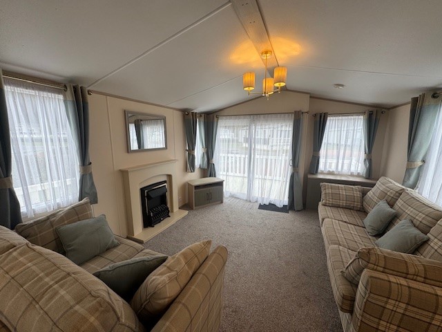 Atlas Deboair Lounge