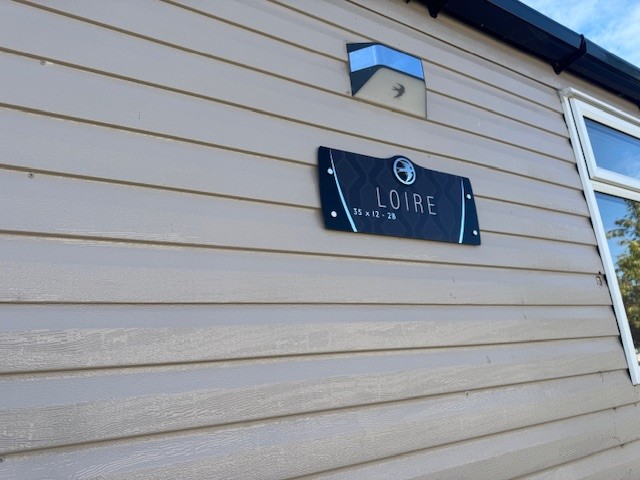 Swift Loire Sign