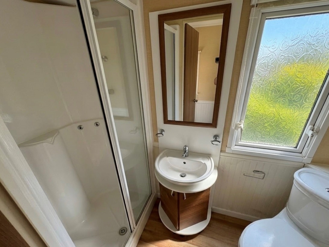 Willerby Aspen Main Bathroom