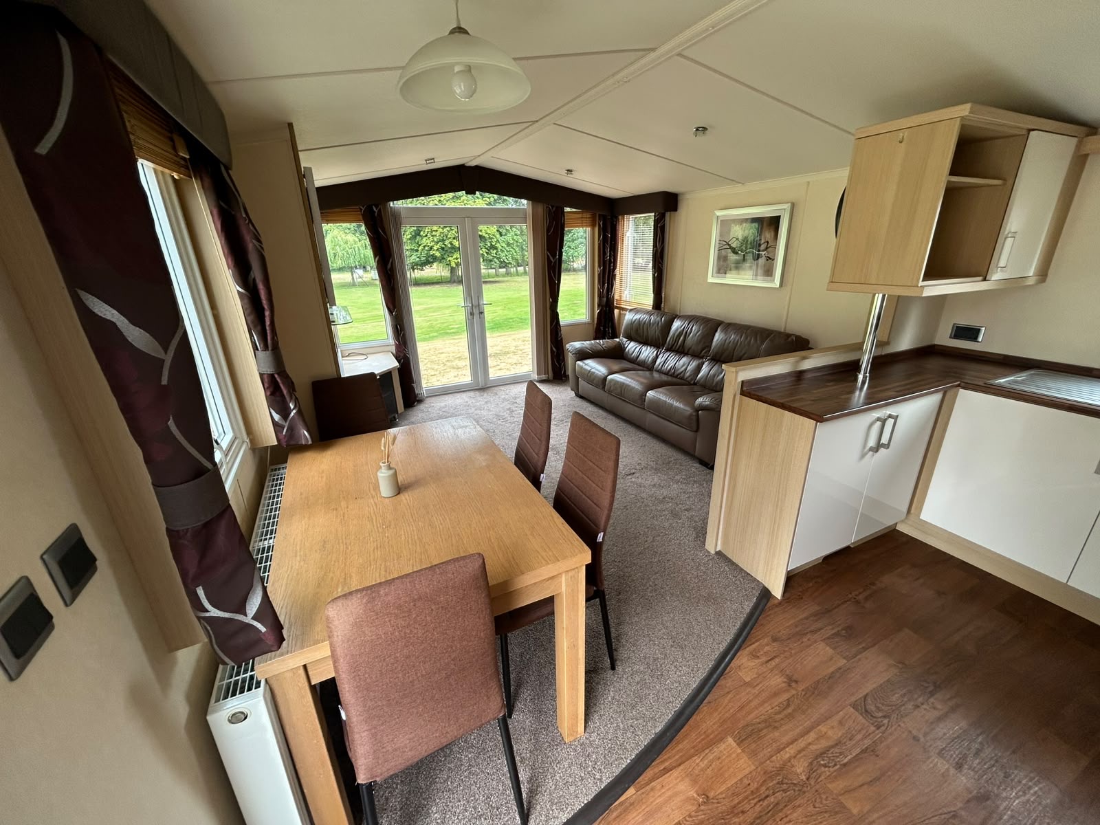 A8b8a57c C7e8 4e8d B480 49e80b10b161 Living Area